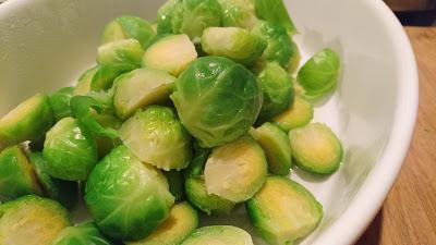 CAZUELA DE COLES DE BRUSELAS GRATINADAS (Bocados vegetales)