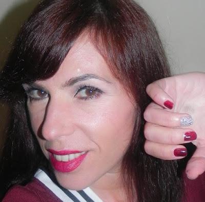 Burdeos y berenjena: Maquillaje, manicura y moda