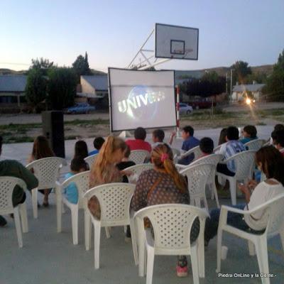 Cine Móvil en el Barrio Jardín