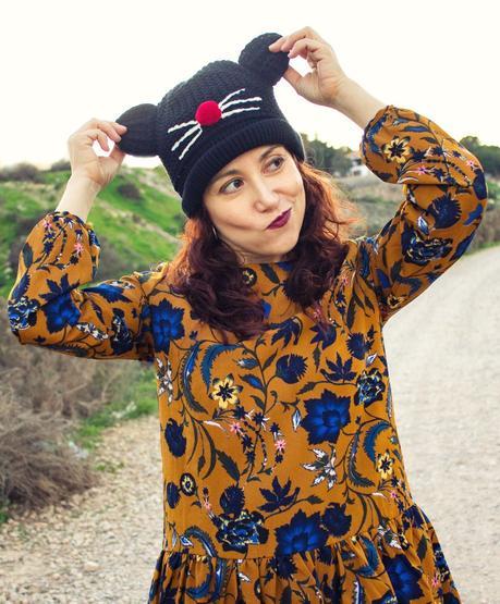melange_boutique_fashion_blog_de_moda_zaful_dresslily_como_combinar_vestido_ocre_mostaza_gorro_orejas_de_gato_tendencia_romantica_volantes