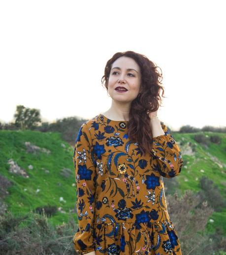 melange_boutique_fashion_blog_de_moda_zaful_dresslily_como_combinar_vestido_ocre_mostaza_gorro_orejas_de_gato_tendencia_romantica_volantes