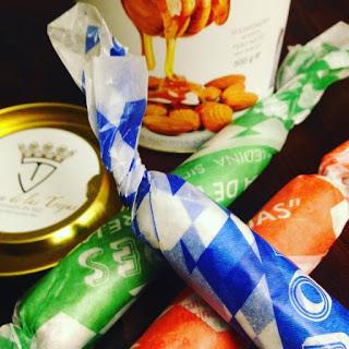 Cesta de Navidad, Atracom, productos de alimentación, electrico, vino, vino blanco, toro albalá, Alfajores, Sobrina de las trejas, Patatas fritas, San Nicasio, Almendras Fritas, oro del Mediterráneo, Sofrito Casero Especiado, Cantizano Salsas y Conservas, Crema, Queso Curado, Jamón Ibérico, Lomo Ibérico, patés, BelloTerra, blog de alimentación, solo yo, blog solo yo, gourmet, delicatessen, blogger alicante, style blogger, 