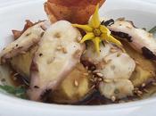 Pulpo sobre hummus salsa soja jamón