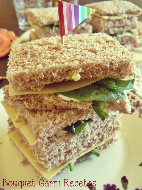 Sándwich de rúcula y huevo