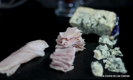 Media Noche rellena de Jamón Cocido y Queso Azul