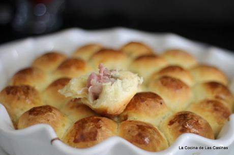 Media Noche rellena de Jamón Cocido y Queso Azul