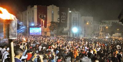 Campañitas: revoloteo de vividores [+ fotos]