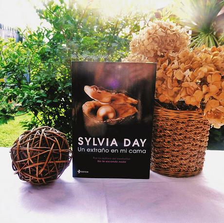 Reseña | Un extraño en mi cama - Sylvia Day