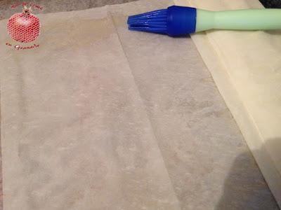 Pizza crujiente con pesto de espinacas y queso de cabra