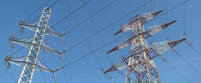 Suben la luz y las olas de protestas.