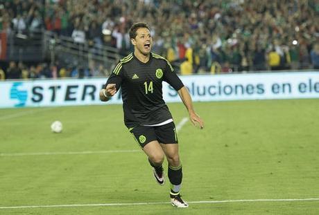 Checa el emotivo mensaje Chicharito contra el muro de Trump