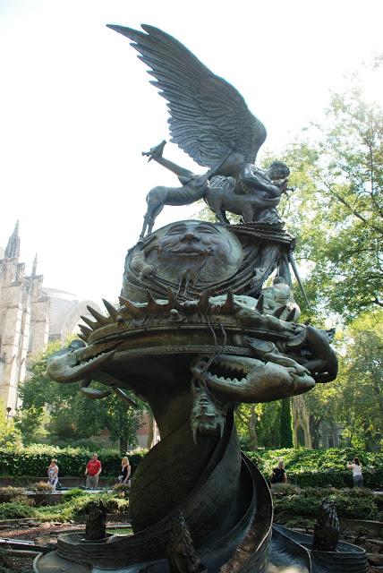 EL RUGIDO DE LA TORMENTA Hay noches en las que, cuando ci...