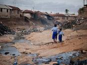 Mira cual ciudad pobre mundo mira gente humilde