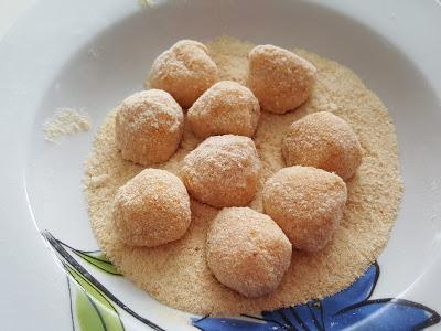 BOLITAS DE MOZZARELLA FRITAS