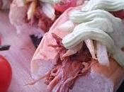 Perritos carne mechada