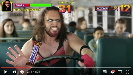 Snickers convierte los anuncios preroll de Youtube en un divertido videojuego
