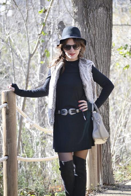 COLABORANDO CON ZAFUL Y DRESSLILY. VESTIDO NEGRO CON CINTURÓN DE COWBOY.