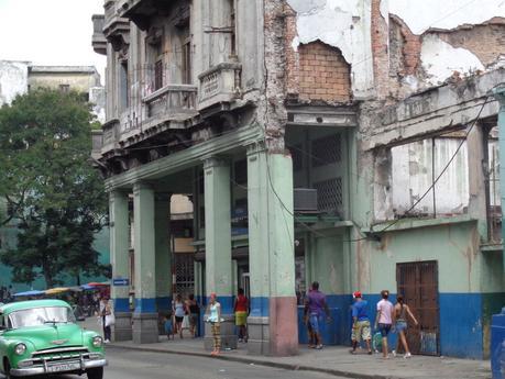 EN VIDEO: Imágenes de un extenso corredor LISTO para DERRUMBARSE