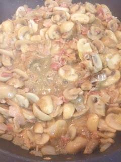 CREPS DE CHAMPIÑONES Y BEICON