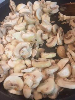 CREPS DE CHAMPIÑONES Y BEICON