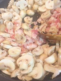 CREPS DE CHAMPIÑONES Y BEICON