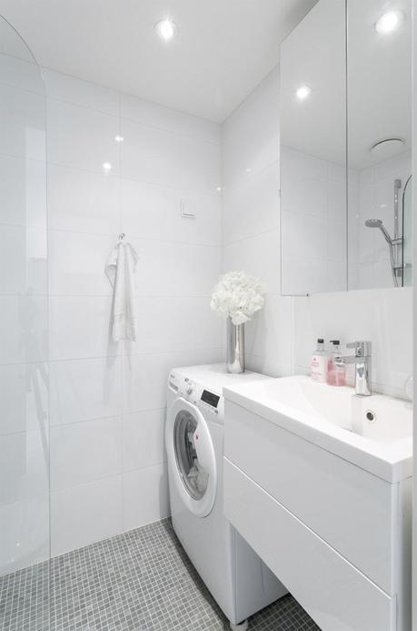 walk in closet vestidor en minipiso puro blanco decoración estilo escandinavo distribución diáfana decoración pisos pequeños deco total white cama en altillo blog decoracion interiores 