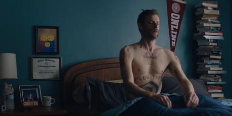 Gatos montados en Roombas y otros memes protagonizan este anuncio de GoDaddy