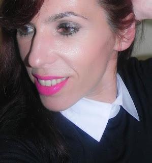 Makeba: Maquillaje, manicura y propuesta de moda