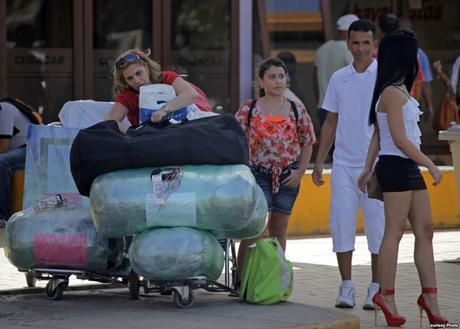 Si tienes residencia permanente en EE.UU y quieres viajar a Cuba debes ver este informe