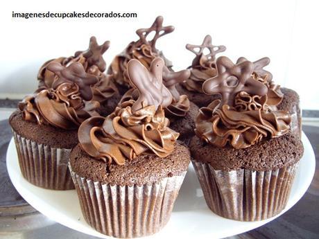cupcakes decorados con chocolate cubiertos