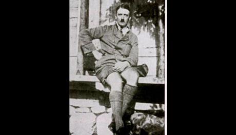 Las fotos que Hitler se hizo a si mismo y prohibió difundir.