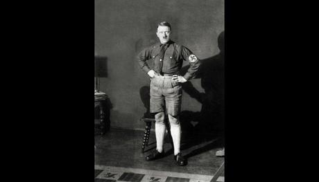 Las fotos que Hitler se hizo a si mismo y prohibió difundir.