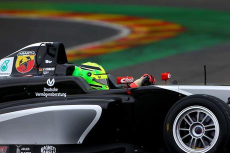 Todt pide menos presión para el hijo de Schumacher