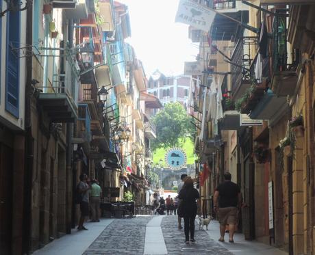 Una calle de Guetaria