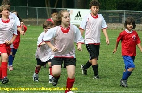 imagenes de niños con discapacidad jugando down