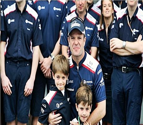 Barrichello aterriza Mans: 