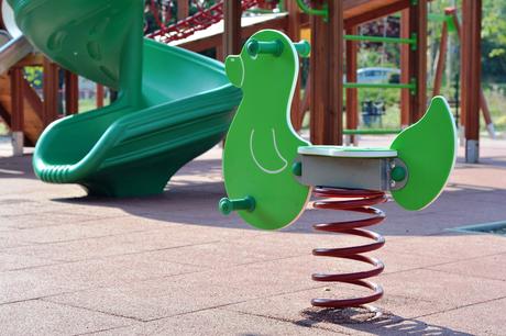 playground-902226_1920
