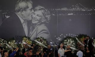 Lula reafirma inocencia; su esposa murió triste.