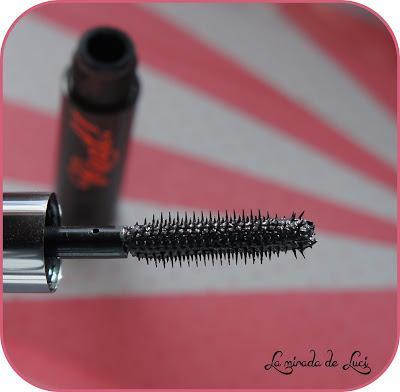 BENEFIT, set Frisky Six.