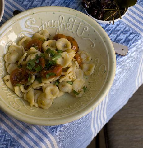 ORECCHIETTE CON SALSA DE TOMATES ASADOS