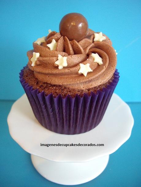 cupcakes decorados con estrellas chocolate