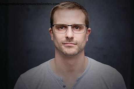 imagenes de personas con gafas modernos