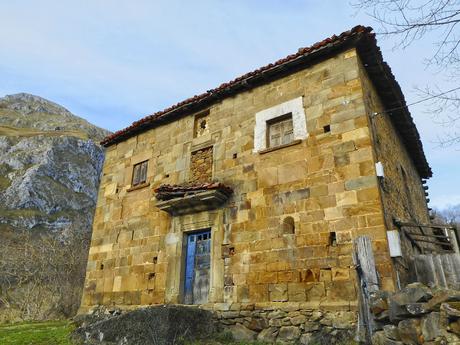 PICO TEYEU DESDE SANTILLAN POR CUENYE MALA Y BEYU PEN