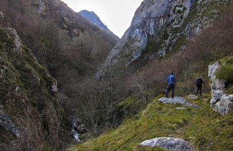 PICO TEYEU DESDE SANTILLAN POR CUENYE MALA Y BEYU PEN