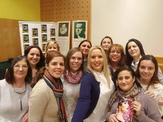 Crónica y fotos. Club de Lectura en Sevilla UNA CHICA CON ESTILO