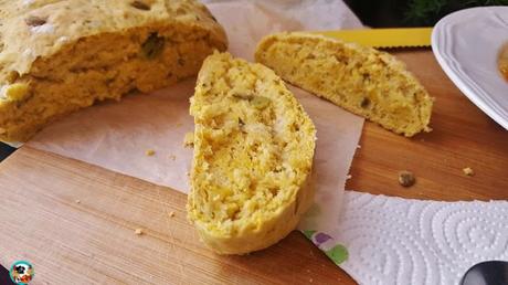 Pan con encurtidos y semillas