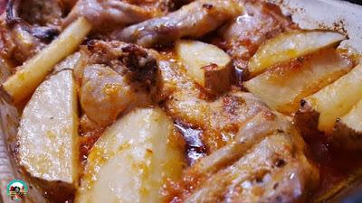 Conejo asado con mojo rojo