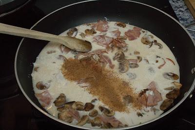 Espaguetis carbonara ligeros de pavo fit