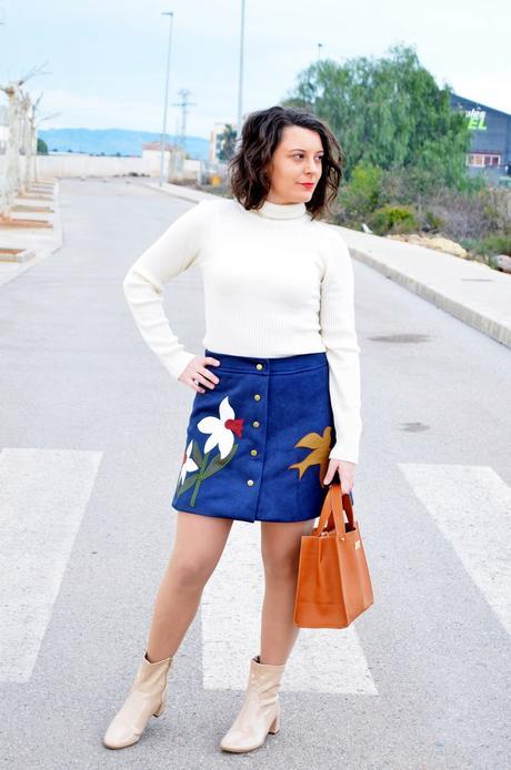 Falda bordada Falda bordada