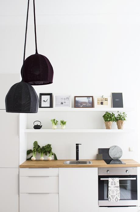 Como decorar con gracia las baldas de una cocina